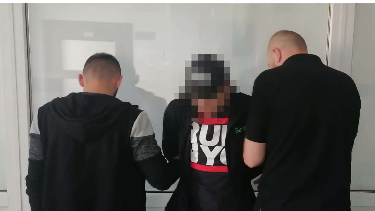У Львові поліцейські викрили сусідів, які організували у під’їзді багатоповерхівки торгівлю наркотиками