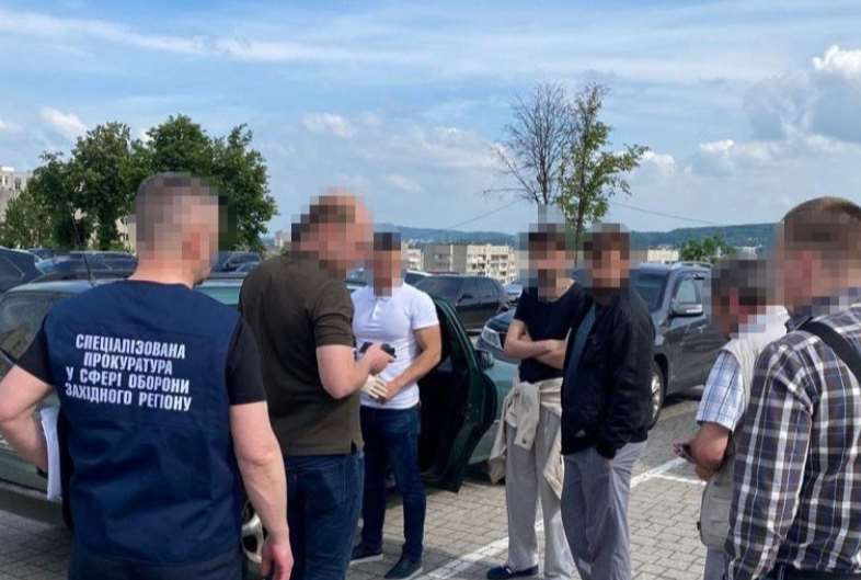 На Львівщині судитимуть учасників організованої злочинної групи, які незаконно сприяли виїзду за кордон військовозобов’язаних чоловіків