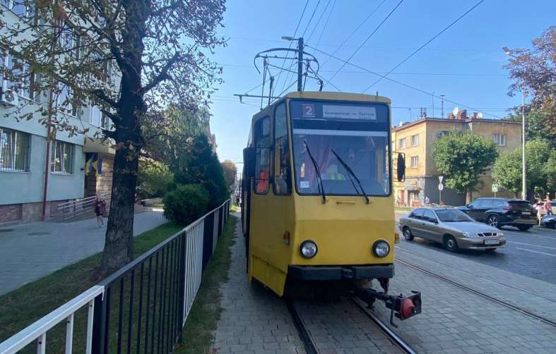 У Львові внаслідок наїзду трамвая травмована жінка