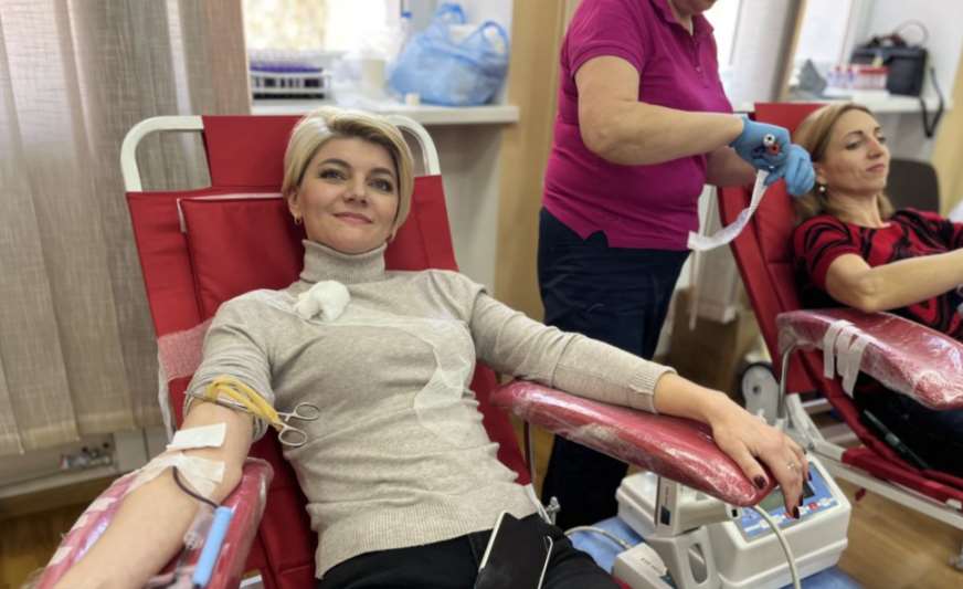У Львові медичні працівники здали кров для пацієнтів