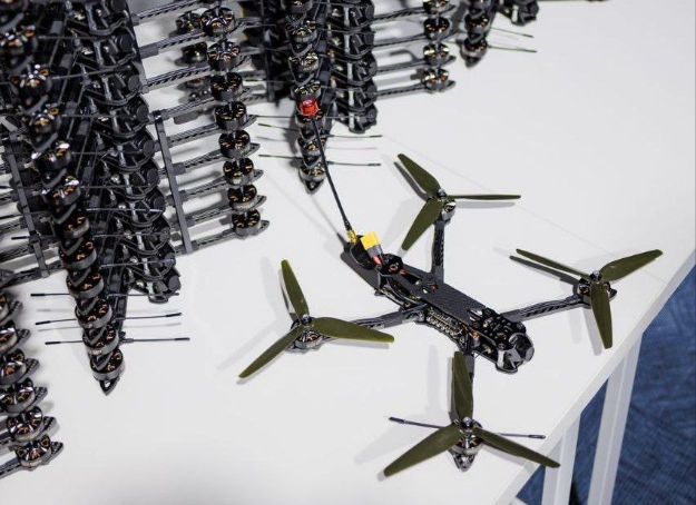 На аукціоні у Львові зібрали 12,5 мільона на дрони для ВСУ