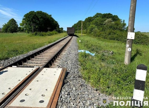 На Львівщині тепловоз на смерть збив велосипедиста