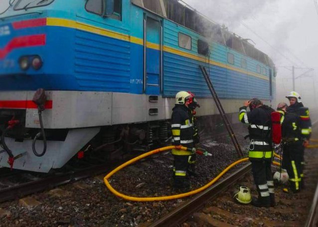 Через пожежу електропоїзда на Львівщині затримався потяг