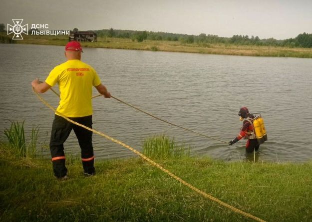 Поблизу Львова в озері потонув 55-річний чоловік