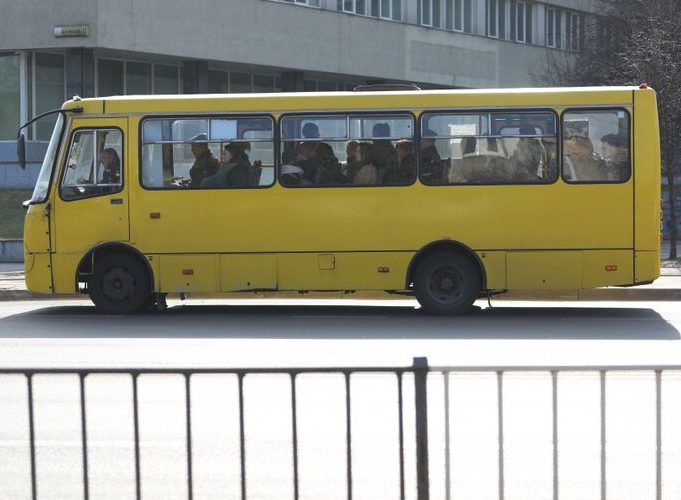 У Львові під час руху задимілась маршрутка