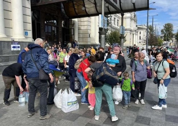 На Львівщину з прифронтових територій евакуювали 18 дітей-сиріт