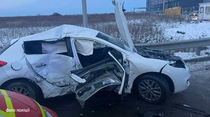 У ДТП на об'їзній Львова загинув 60-річний пасажир автомобіля Renault Megane