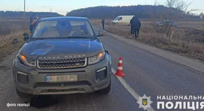 Біля Золочева водій Range Rover на смерть збив 51-річну велосипедистку