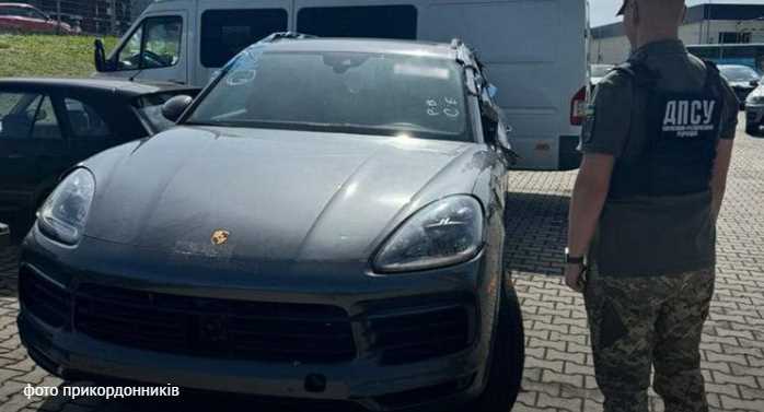 На Львівщині суд виніс вирок за ввезення Porsche Cayenne під виглядом гуманітарки