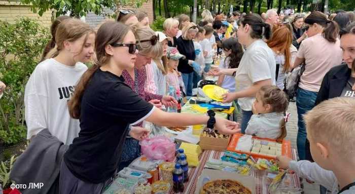 Під час благодійних ярмарків львівські школярі зібрали 7,8 млн грн для військових