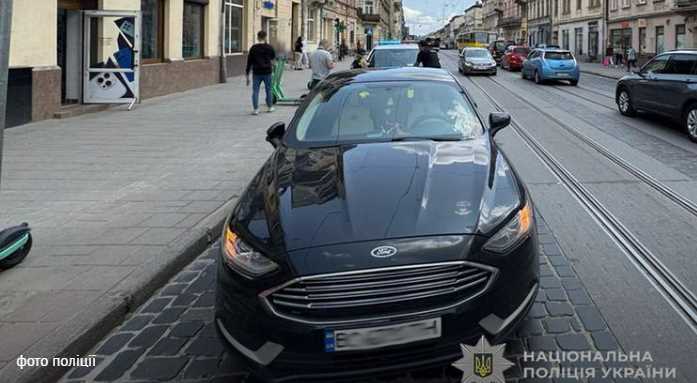 Львів’янка потрапила у реанімацію через наїзд легковика