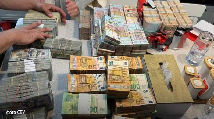 СБУ викрила розкрадання 64 млн грн при закупівлі авто для військових на Львівщині