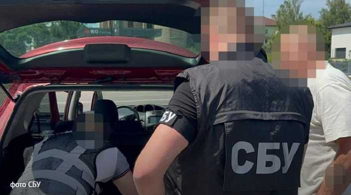На Львівщині затримали уродженця Росії, який за 15 тис. доларів переправляв ухилянтів