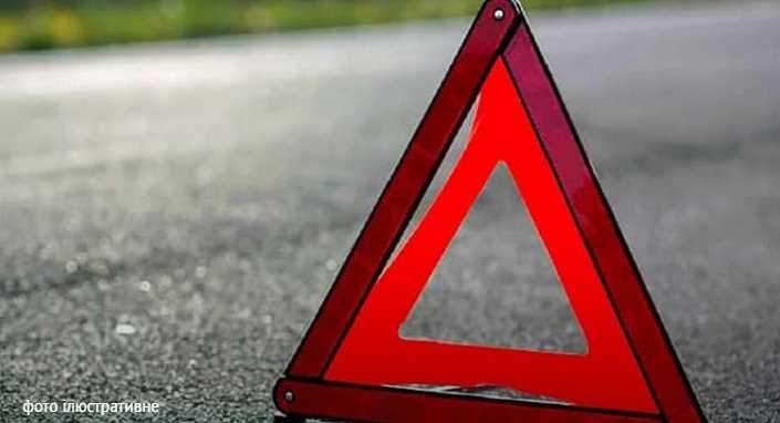 Поблизу Львова 17-річний водій мотоцикла BMW збив пішохода