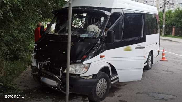 У Дрогобичі через ДТП загинув водій мікроавтобуса