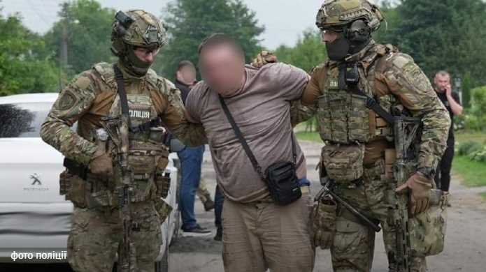 Поблизу Львова спецпризначенці затримали п'яного водія ВАЗ з гранатою