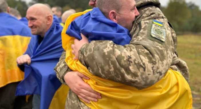 Під час обміну полоненими на Львівщину повернулись двоє захисників