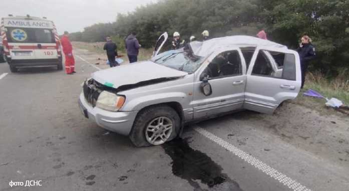 81-річний водій Grand Cherokee злетів з траси на Львівщині, двоє загиблих