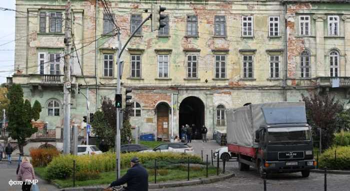 У Львові відреставрують фасад театру імені Марії Заньковецької