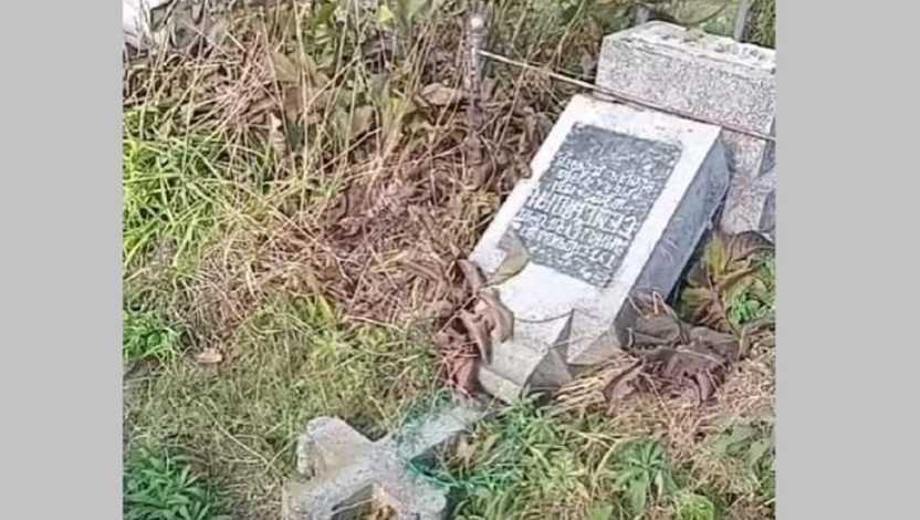 На цвинтарі в Сокалі невідомі повалили 12 надгробних пам'ятників