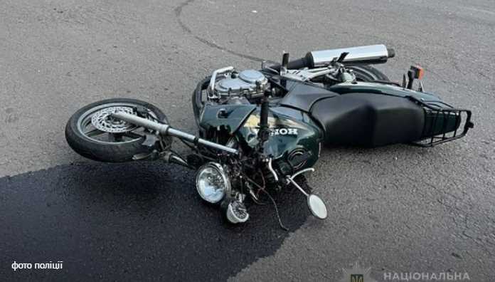 На Львівщині у ДТП з автомобілем Volkswagen Passat загинув 17-річний мотоцикліст