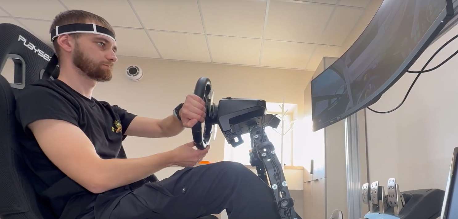 У Львові військових із травмами головного мозку реабілітують на спеціальному симуляторі