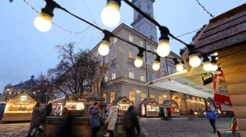 Вперше з 2022 року на площі Ринок у Львові відкриється Різдвяний ярмарок