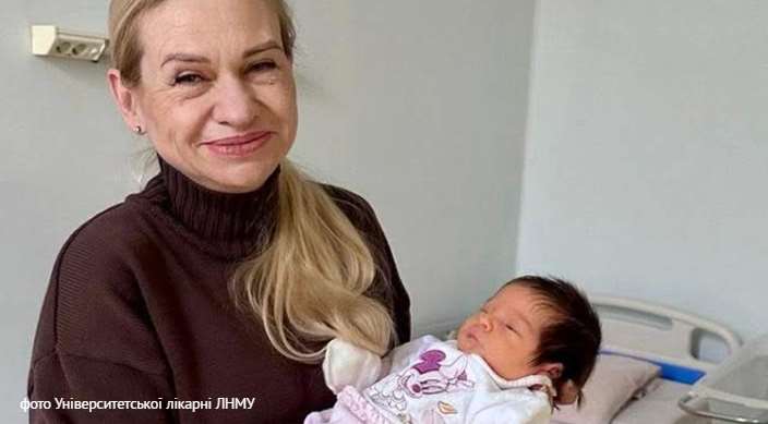 У Львові 46-річна жінка вперше стала мамою