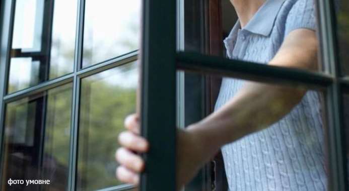 У Шептицькому 53-річна жінка послизнулася і випала з дев’ятого поверху