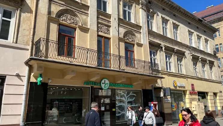 Міська рада Львова за понад мільйон гривень продала приміщення біля Оперного театру