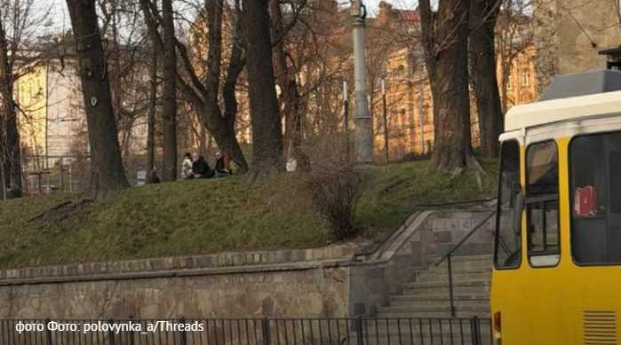 У Львові шестирічна дівчинка потрапила до лікарні після падіння з велосипеда в центрі міста