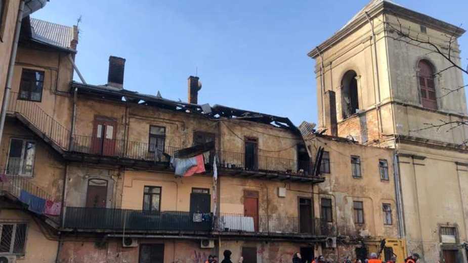 Після російської атаки житловий будинок у центрі Львова визнали непридатним для життя
