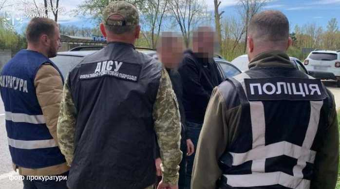 На Львівщині колишній військовий з другом допомагали ухилянтам тікати за кордон
