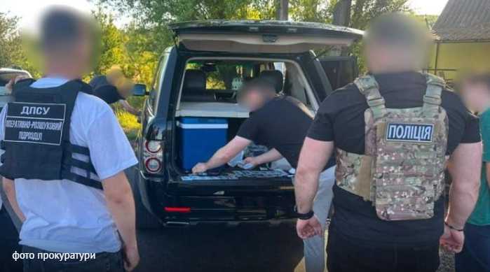 Поліція викрила чотири схеми переправлення ухилянтів за кордон на заході України
