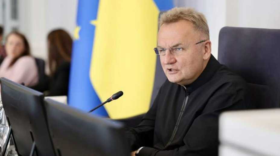 Андрій Садовий порадив полякам заспокоїтись і згадати, хто є справжньою загрозою