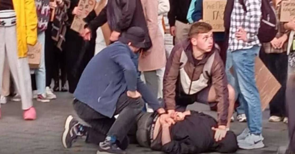 У Львові під час акції протесту правоохоронці затримали чоловіка з ножем