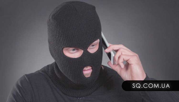 На Львівщині поліцейські повідомили про підозру зловмиснику, який ошукав чоловіка, перебуваючи за гратами