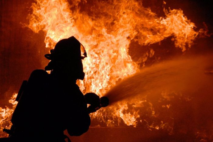 У Львові через пожежу евакуювали мешканців будинку